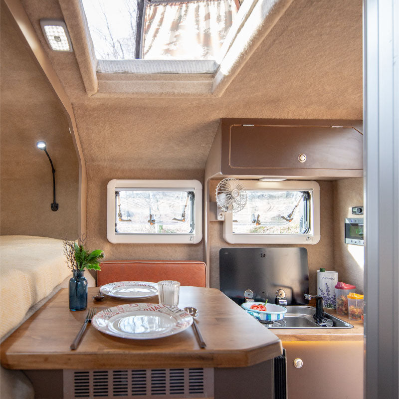 Roxform Gladiator Hardtop Canopy Pickup Camper: Ultimate Off-Road Comfort - Team