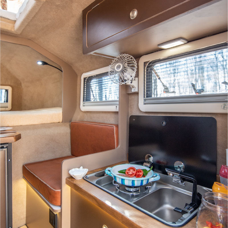 Roxform Gladiator Hardtop Canopy Pickup Camper: Ultimate Off-Road Comfort - Team